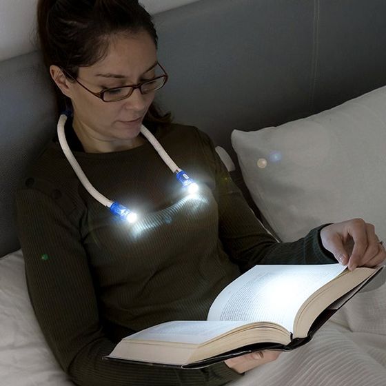 Navratna LED lučka za branje