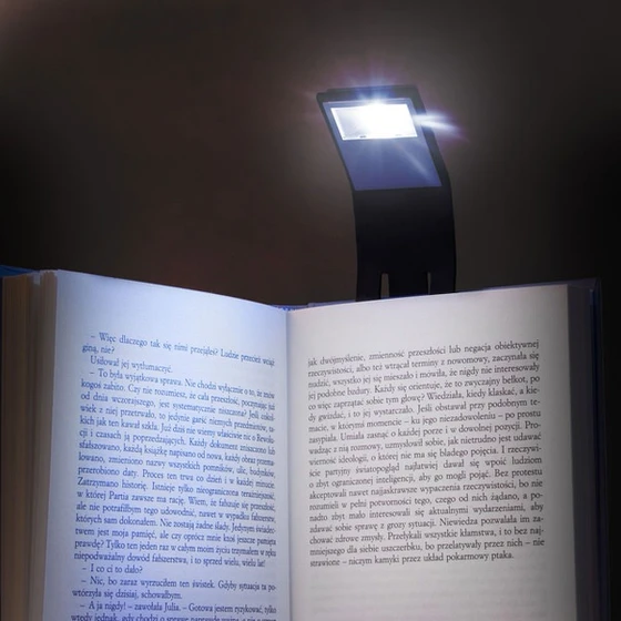 Prilagodljiva svetilka za knjige