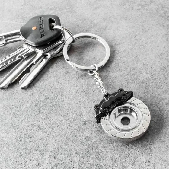 Obesek za ključe v obliki zavornega diska