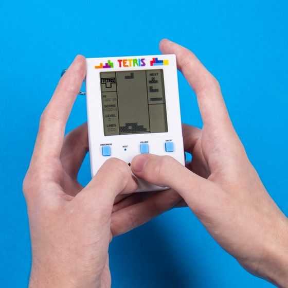 Retro ročna igralna konzola Tetris